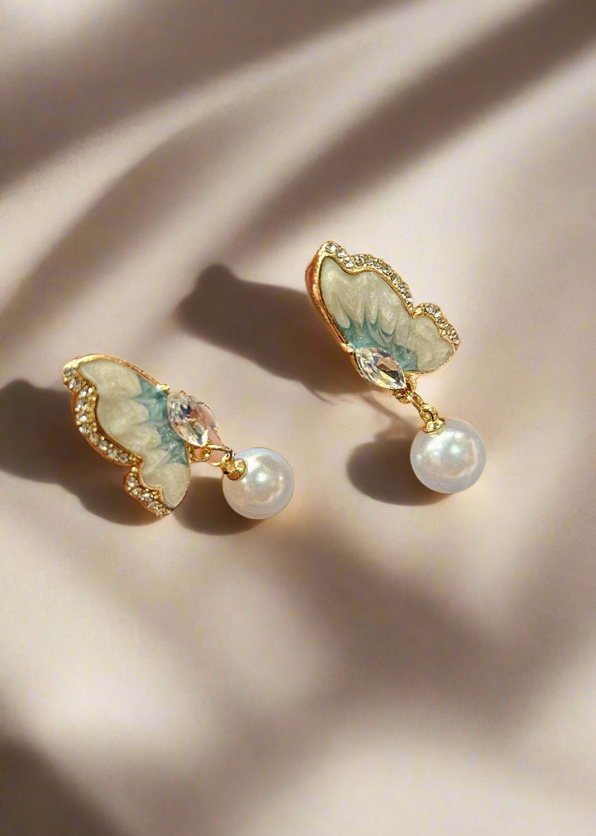 Wing & Pearl Earring
