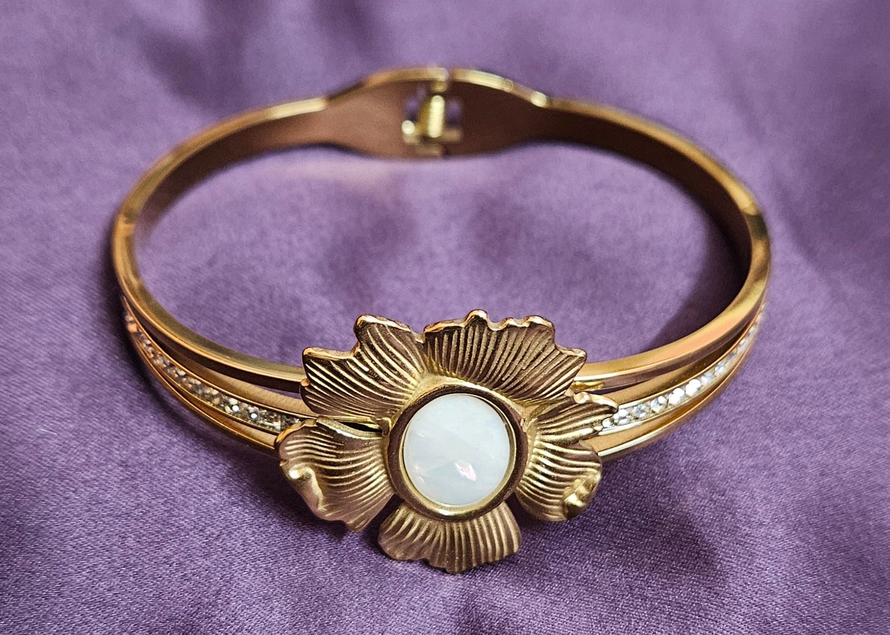 Pearlora Bloom Bracelet