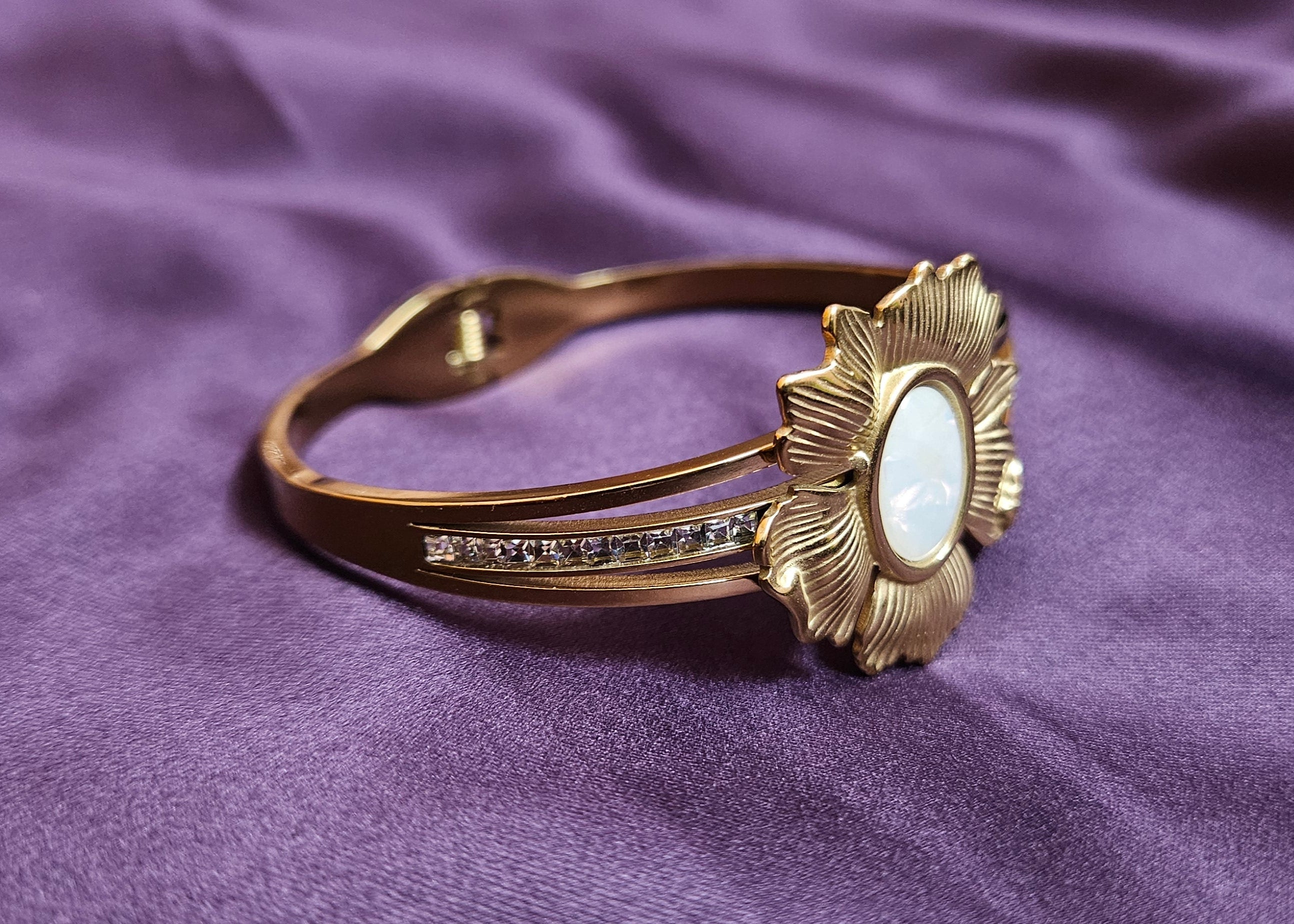 Pearlora Bloom Bracelet