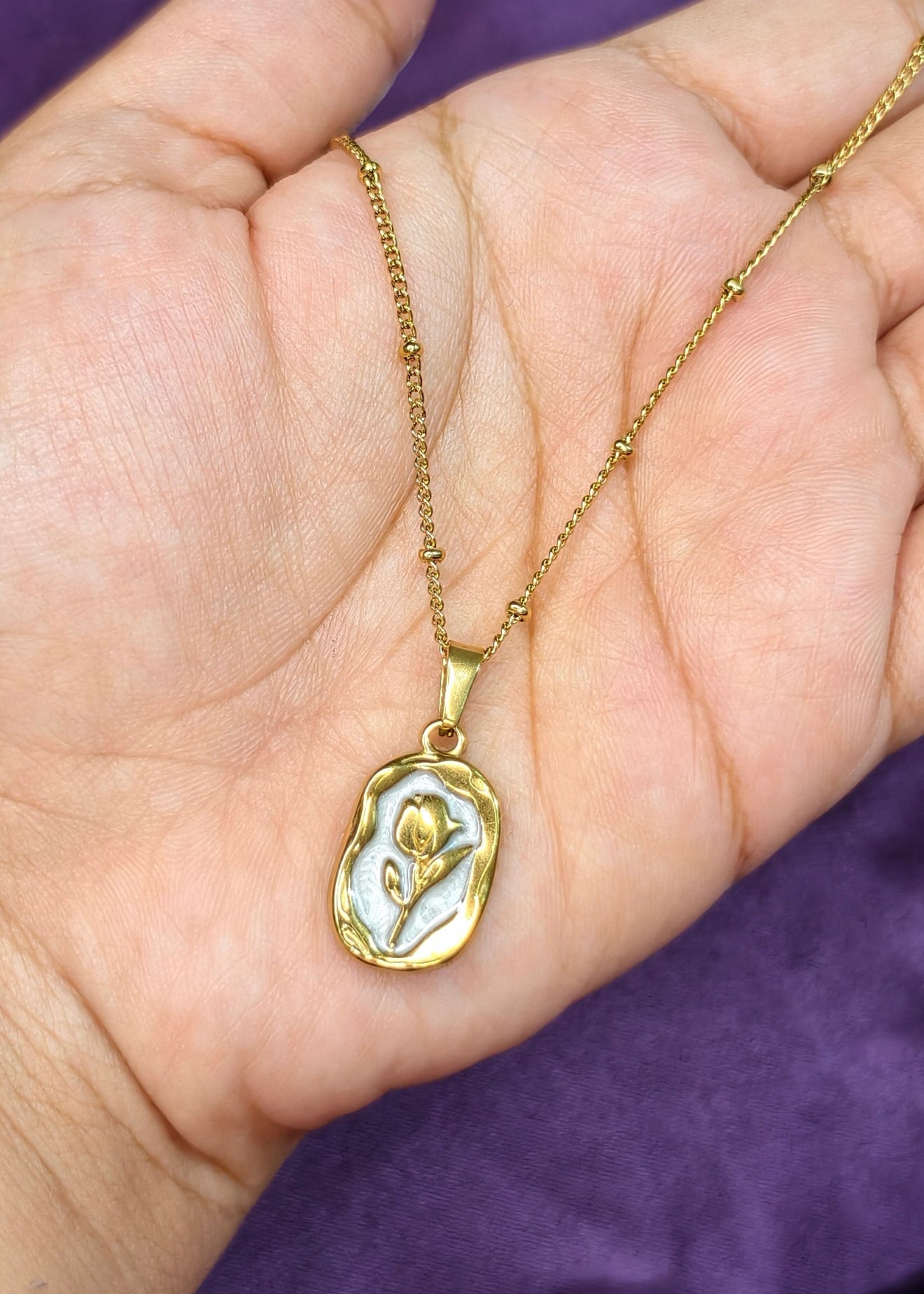 Rose Pendant Necklace