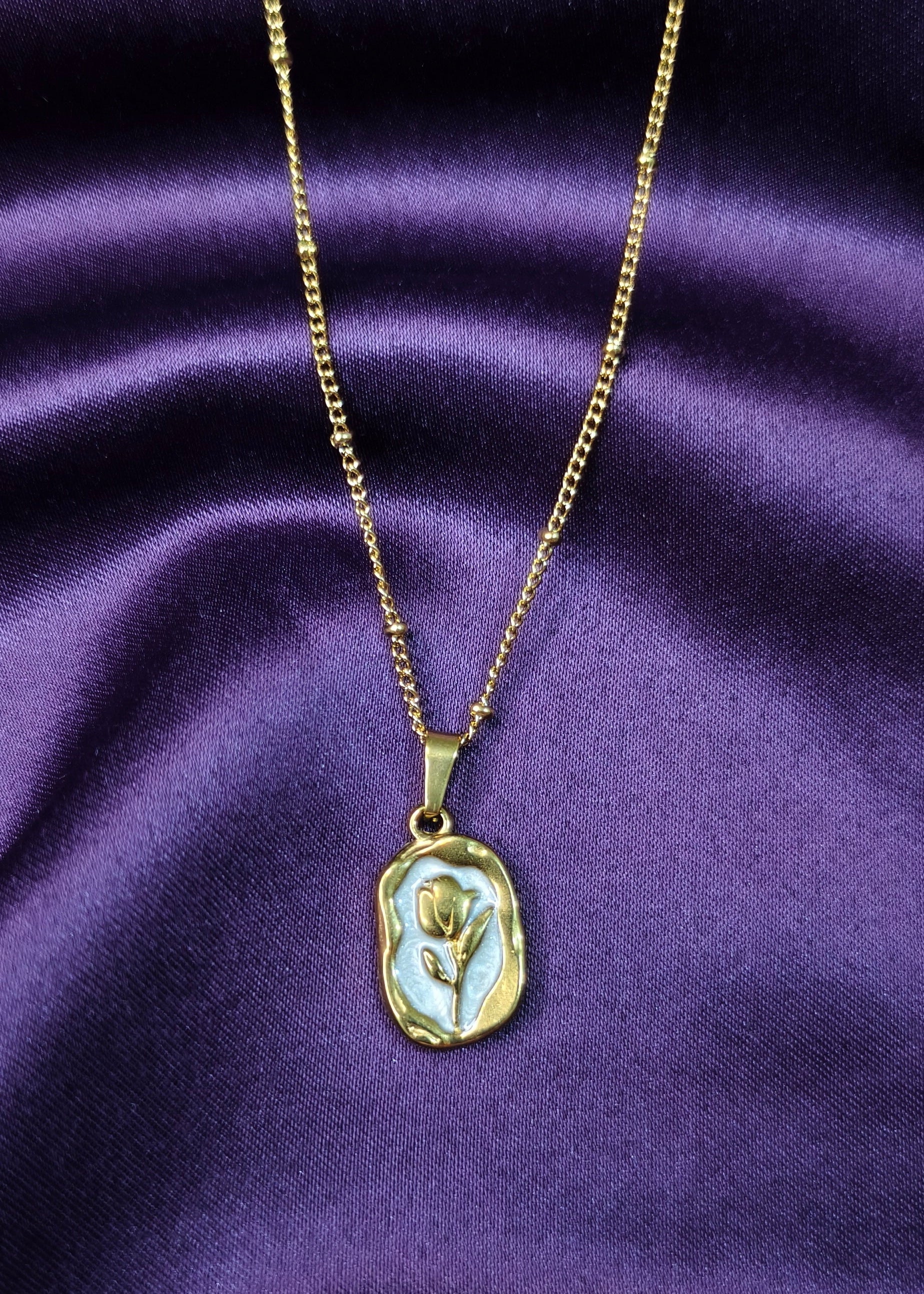 Rose Pendant Necklace